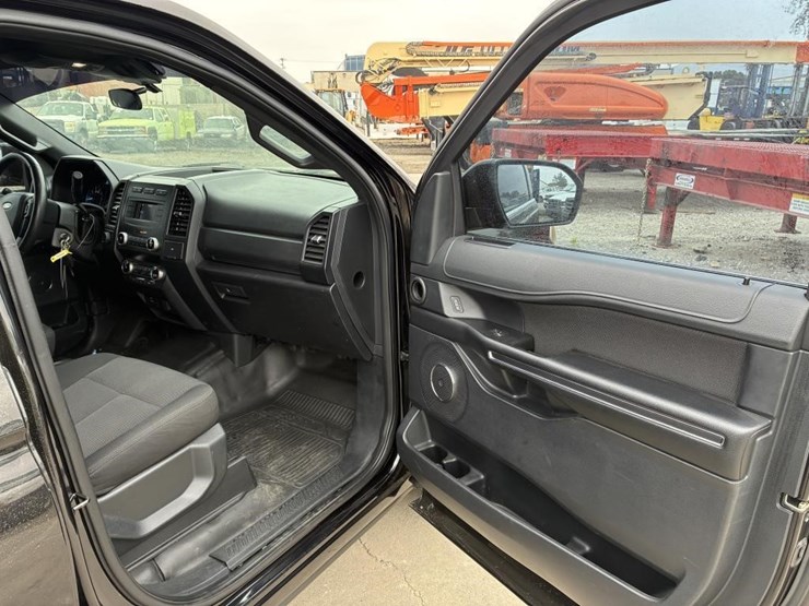 2020-ford-expedition-image-11