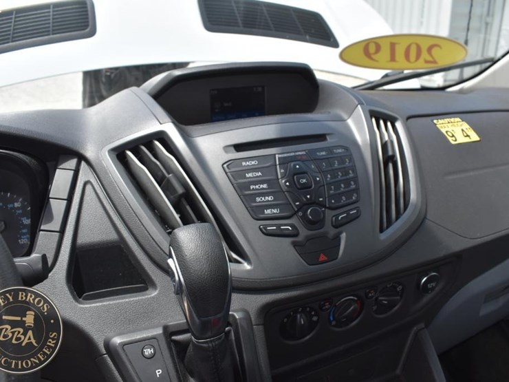 2019-ford-transit-image-30