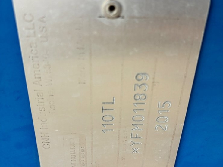 new-holland-110tl-image-3
