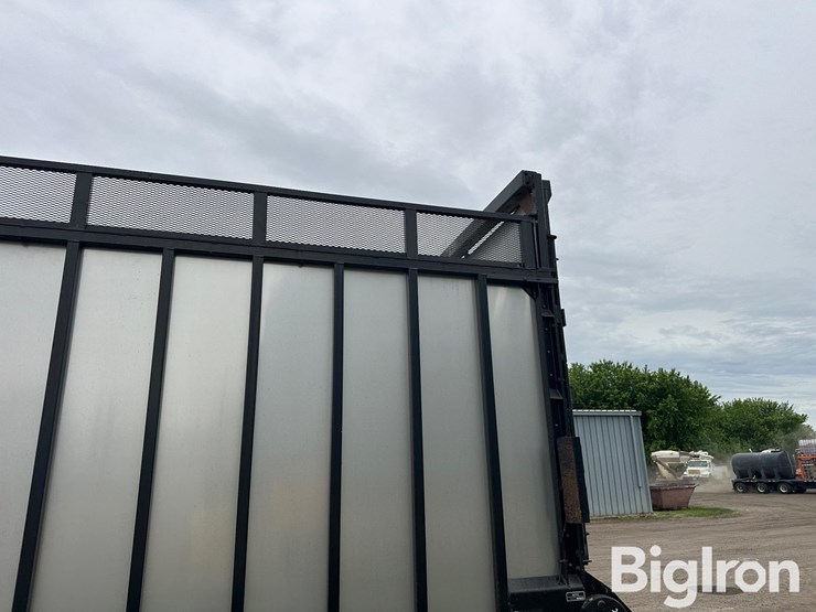 2013-meyer-9140t-boss-rt-t/a-live-bottom-forage-trailer-image-13