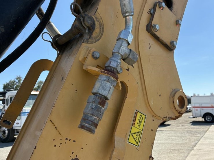 2014-caterpillar-430e-image-18