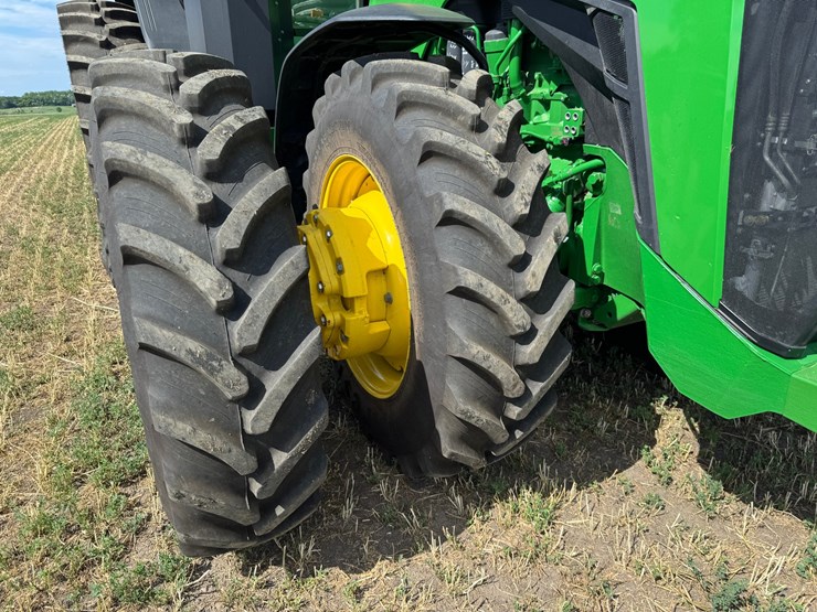 2023-john-deere-8r-340-image-28