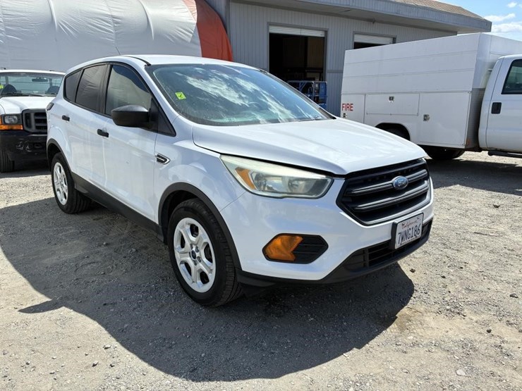 2017-ford-escape-image-2