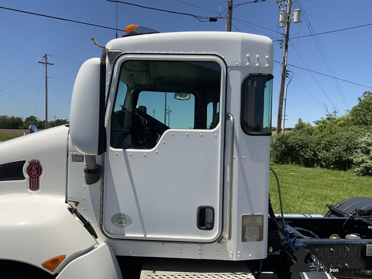 2017-kenworth-t370-image-19