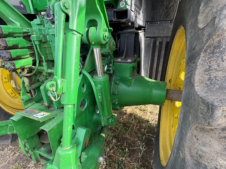 2023-john-deere-7r-210-image-31