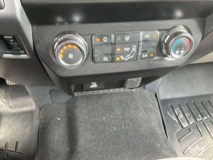 2022-ford-f350-image-17