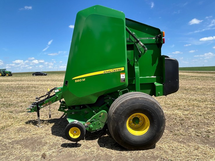 john-deere-560m-image-3