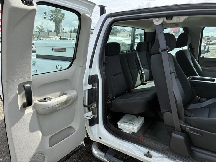 2012-gmc-2500hd-image-15