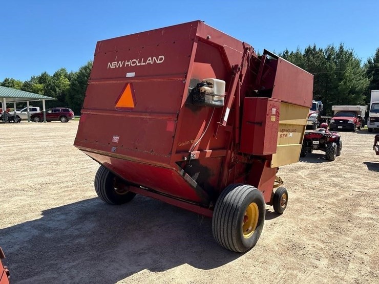 new-holland-855-image-5
