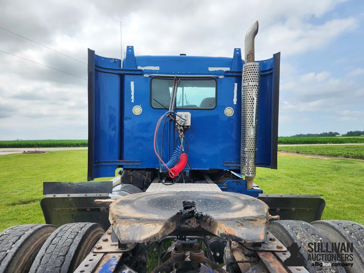 2012-kenworth-t800-image-14