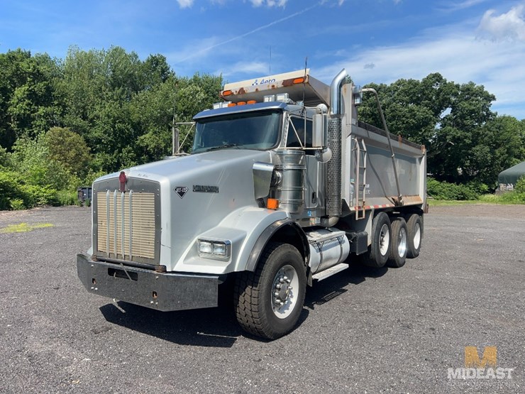 2011-kenworth-t800w-image-1