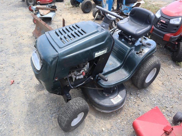 bolens-gear-driven-tractor-image-4