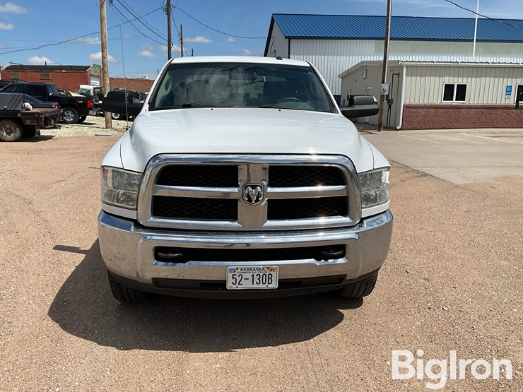 2015-dodge-2500-image-2