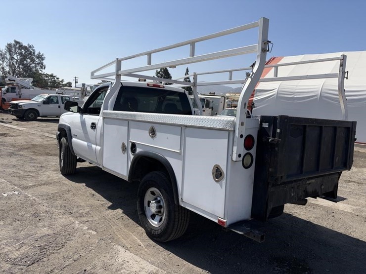 2006-chevrolet-3500-image-4