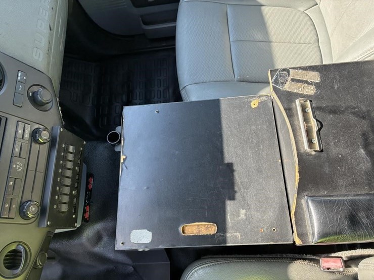 2012-ford-f550-image-21