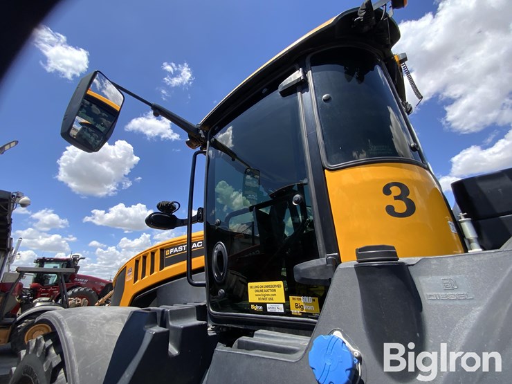 2022-jcb-8330-fastrac-4wd-tractor-image-15