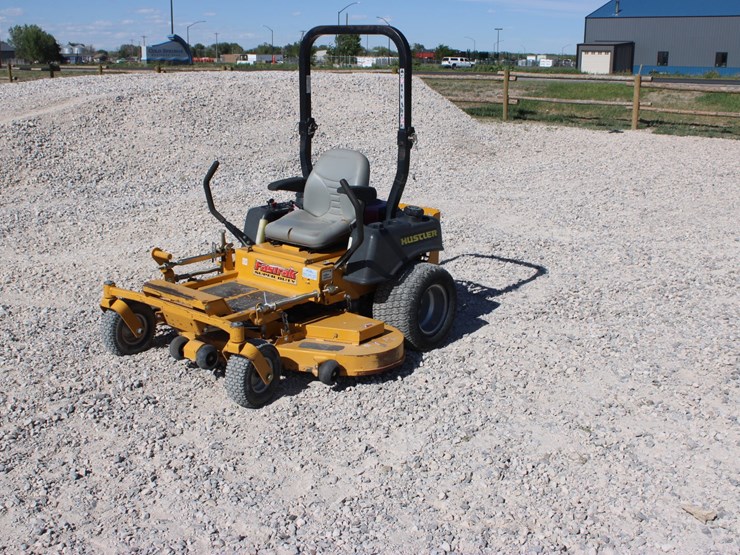 #1019-•-2010-hustler-fasttrak-super-duty-zero-turn-mower-image-2