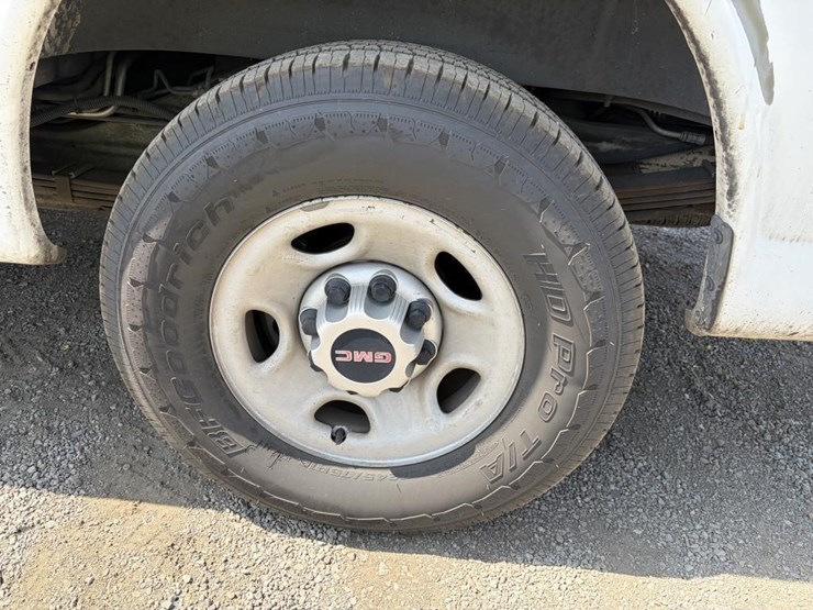 2011-gmc-3500-image-5