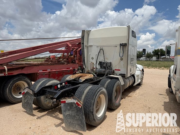 2013-kenworth-t660-image-5