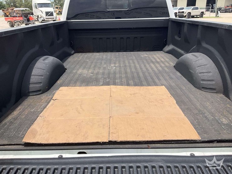 2022-ford-f350-image-36