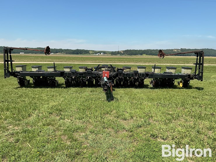 black-machine-12-30-image-2