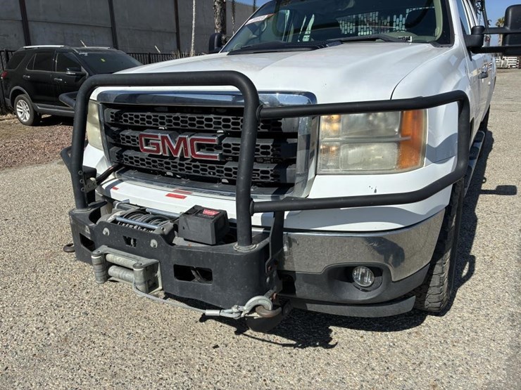 2012-gmc-sierra-2500-image-10
