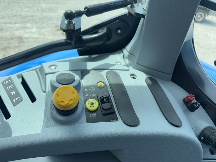 new-holland-t6.160-image-36