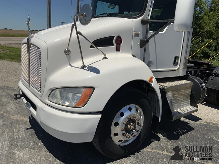 2017-kenworth-t370-image-10