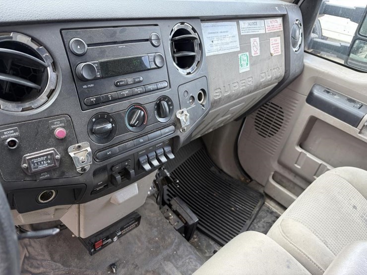 2008-ford-f550-image-28