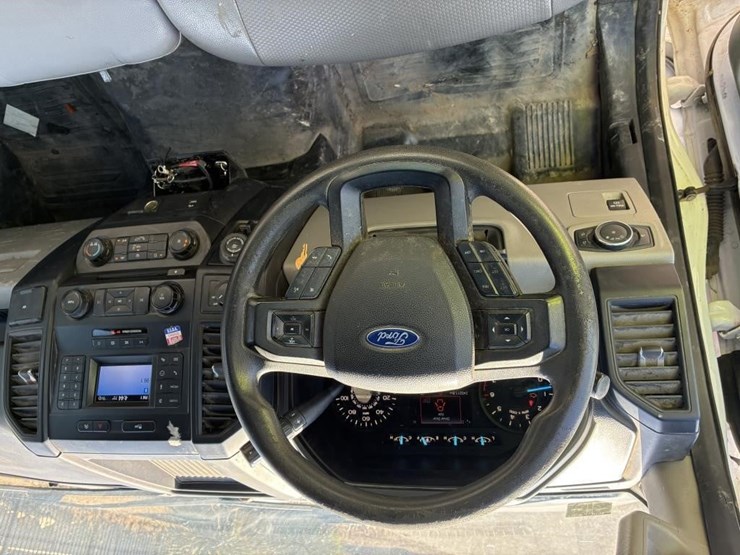 2018-ford-f150-xl-image-13