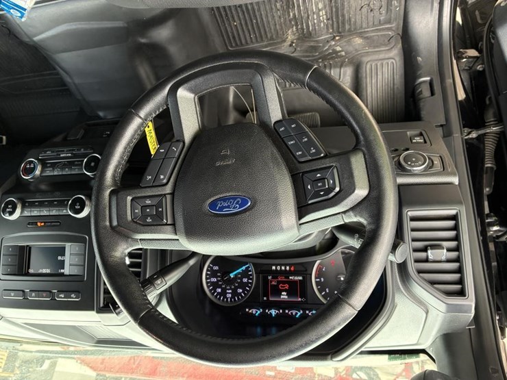 2020-ford-expedition-image-16