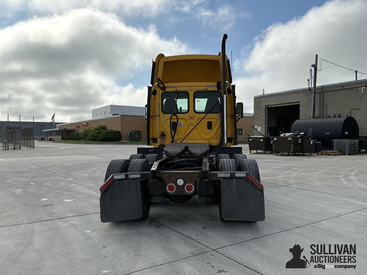 2017-freightliner-cascadia-125-image-6
