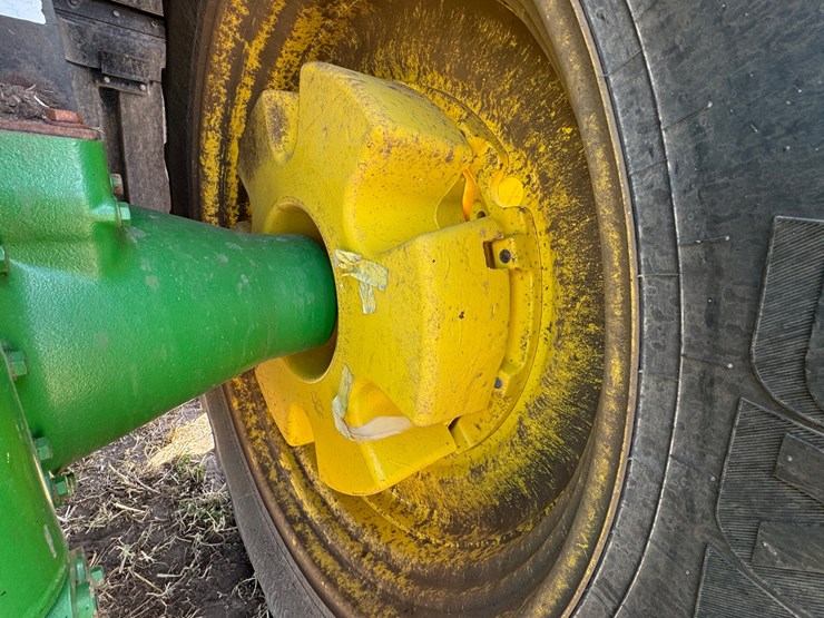 2019-john-deere-8295r-image-26