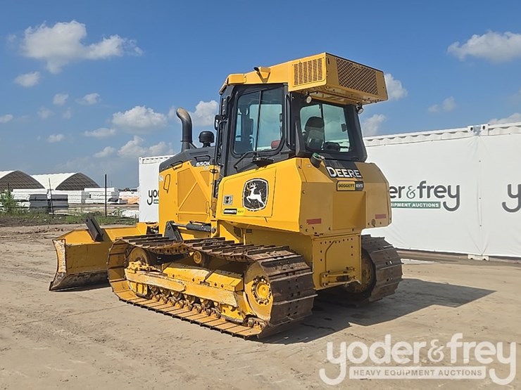2023-deere-650k-lgp-image-3