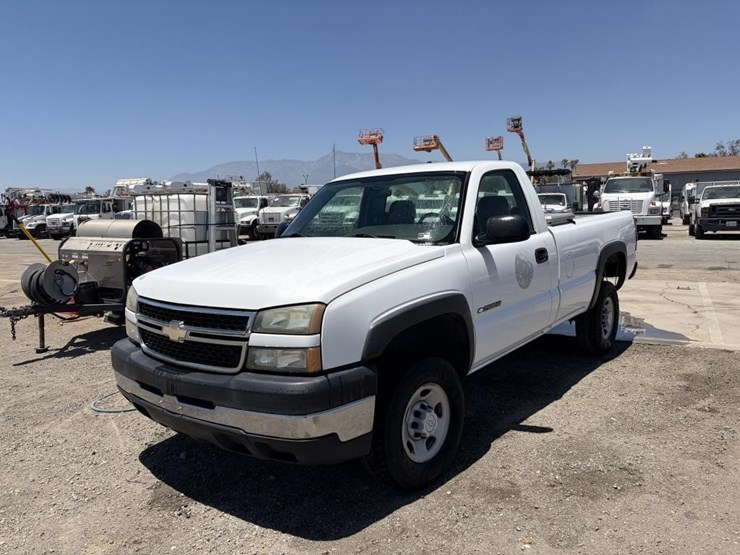 2006-chevrolet-2500-image-1