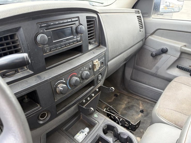 2009-dodge-ram-3500-image-15