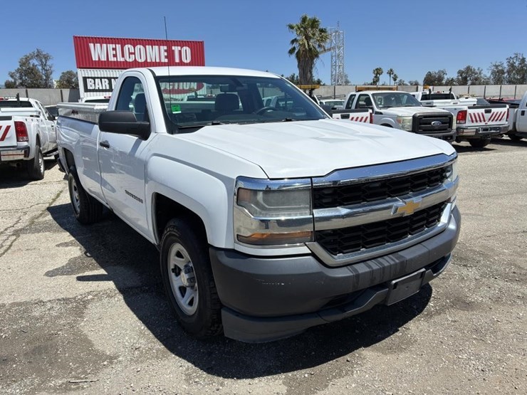2016-chevrolet-1500-image-2