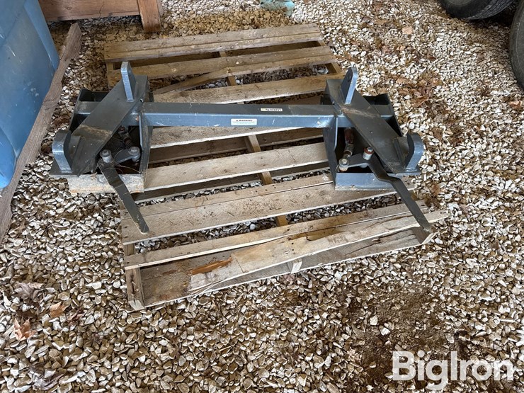 tar-river-attachment-euro-to-skid-steer-adapter-plate-image-2
