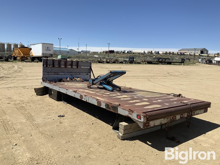 1992-peterbilt-379-image-7