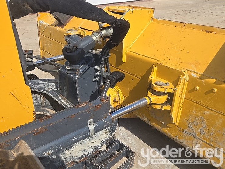 2023-deere-650k-lgp-image-29