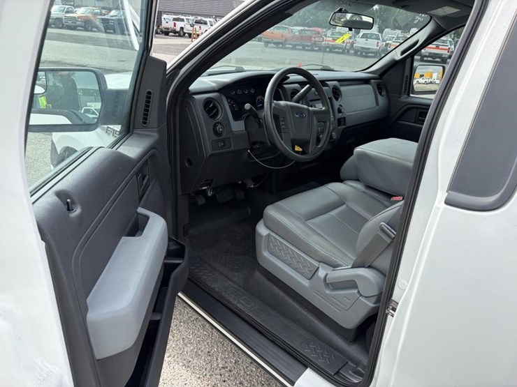 2013-ford-f150-xl-image-10