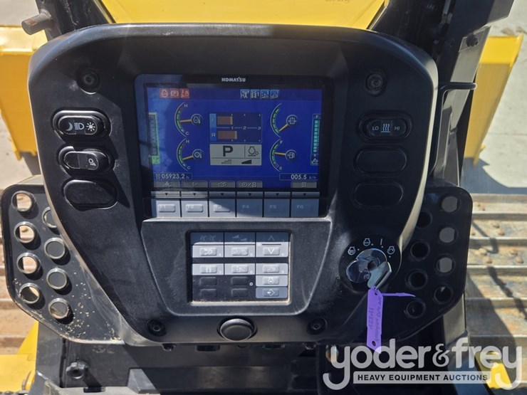 2021-komatsu-d61px-24-image-48