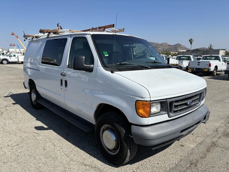 2006-ford-e350-image-2
