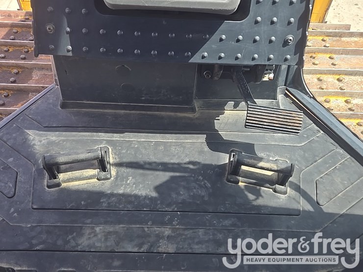 2023-deere-650-lgp-image-56