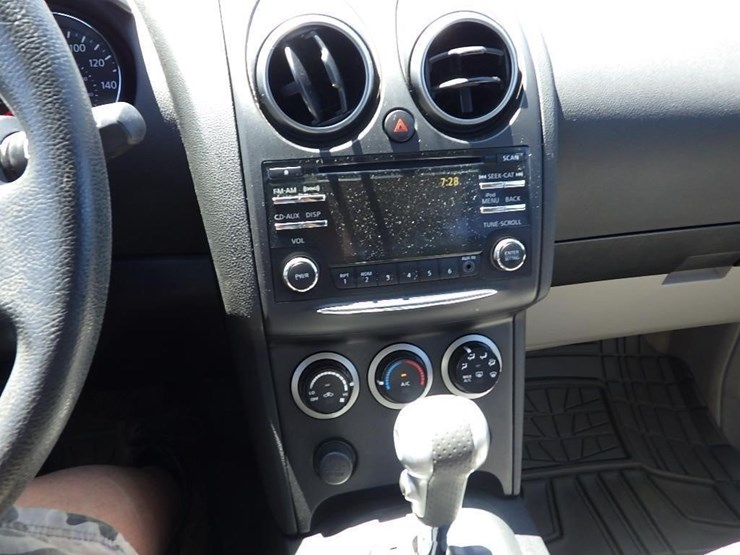 2013-nissan-rogue-image-24