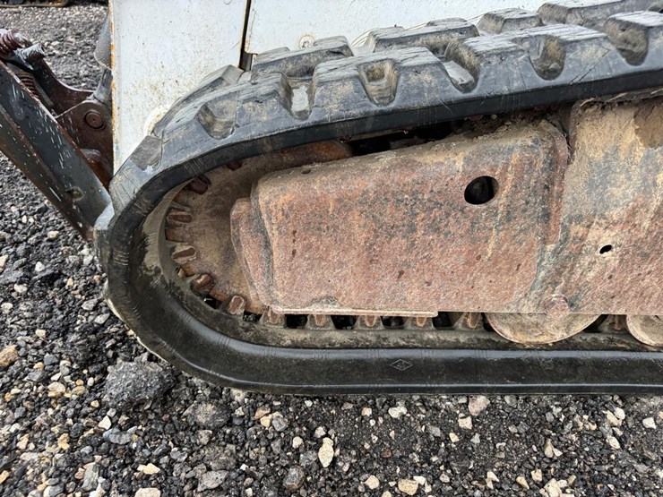 2015-bobcat-t590-image-12