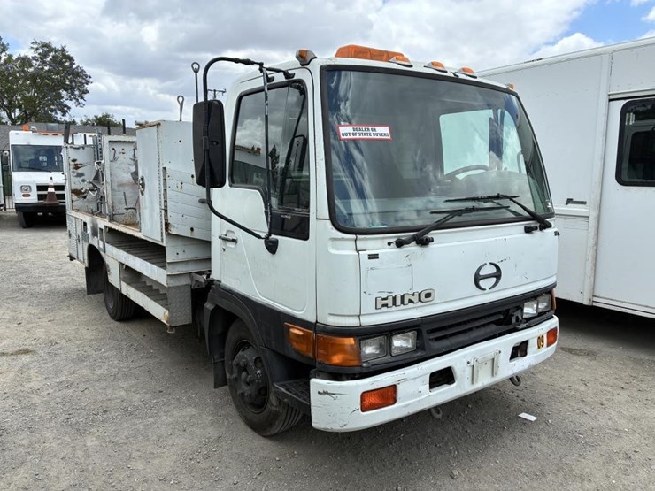 1999-hino-fb1817-image-2
