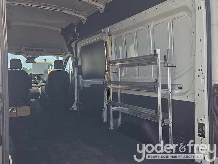 2020-ford-transit-image-18