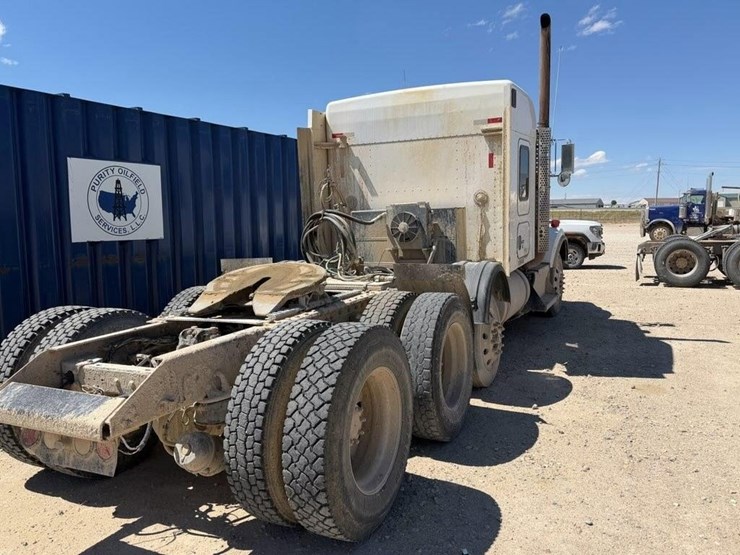 2015-kenworth-t800-image-3