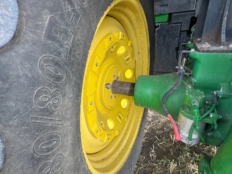 2023-john-deere-7r-210-image-30